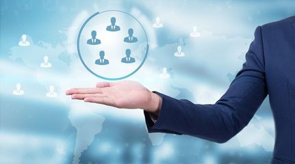 電子商務(wù)客服外包的挑戰(zhàn)與機(jī)遇 軟件外包服務(wù)的融合發(fā)展